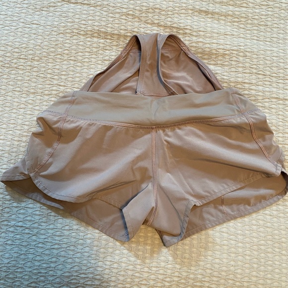 Lululemon Speed Shorts size 6 - Picture 3 of 6